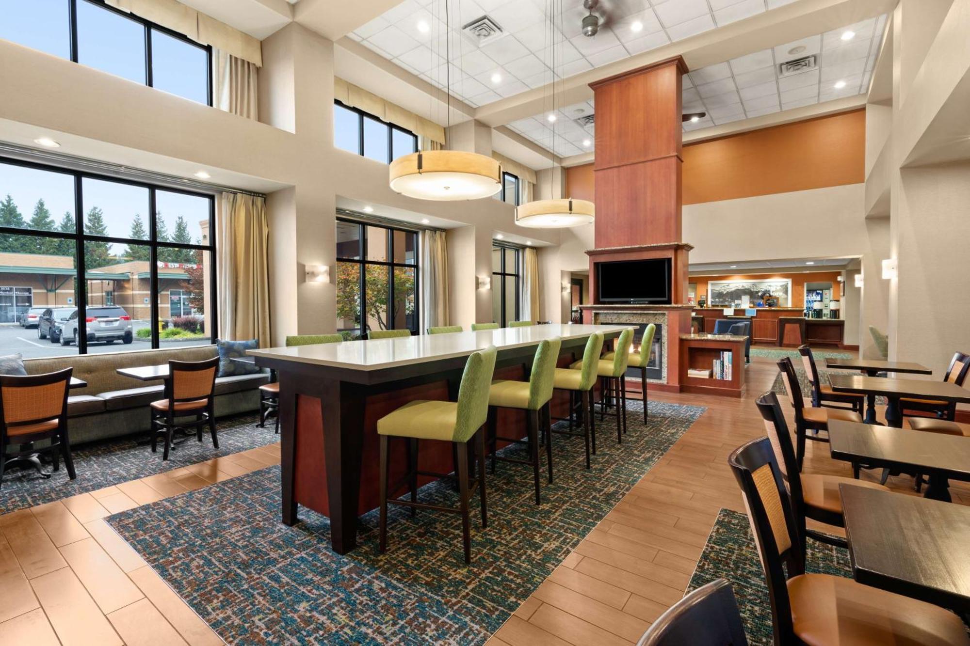 Hampton Inn & Suites Burlington Exterior foto
