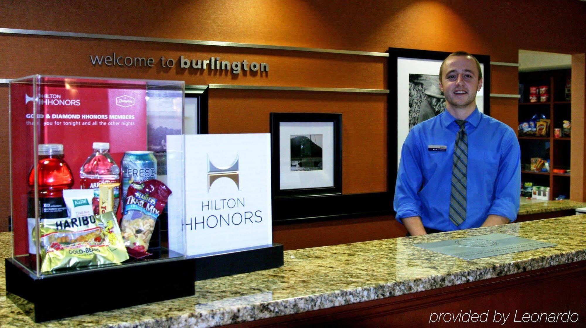Hampton Inn & Suites Burlington Exterior foto